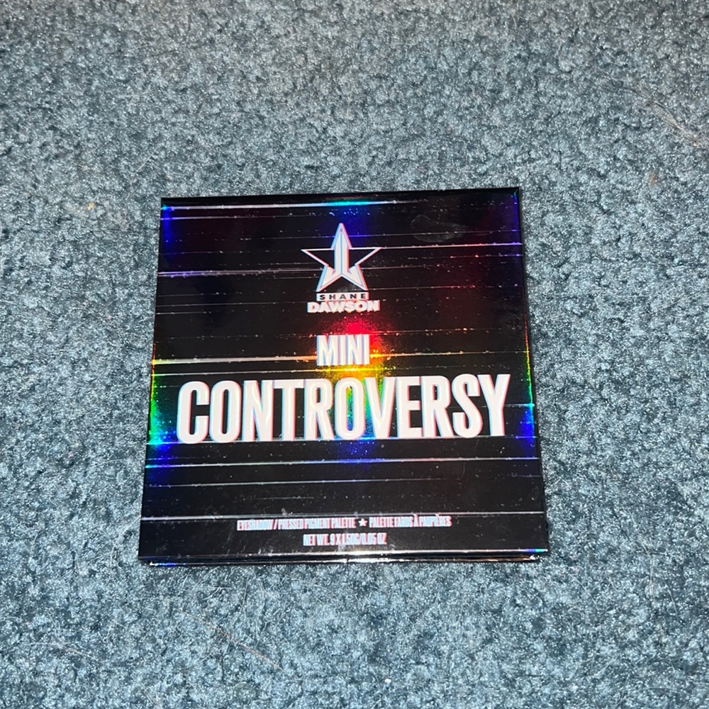 Shane dawson x Jeffree star eyeshadow palette